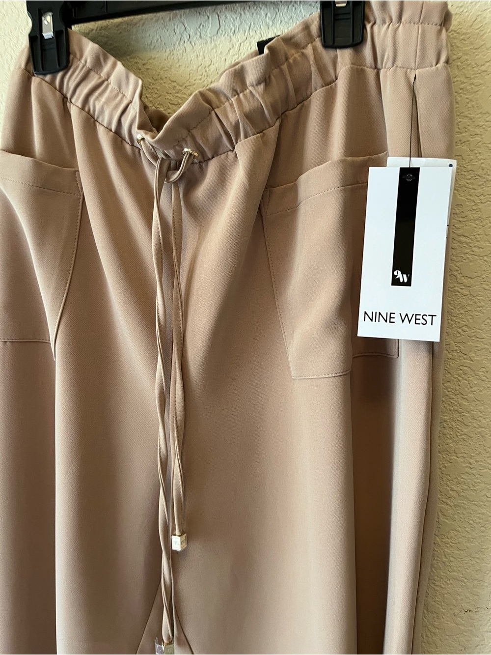 Nine West Wide Leg Crop Trousers in Light Beige